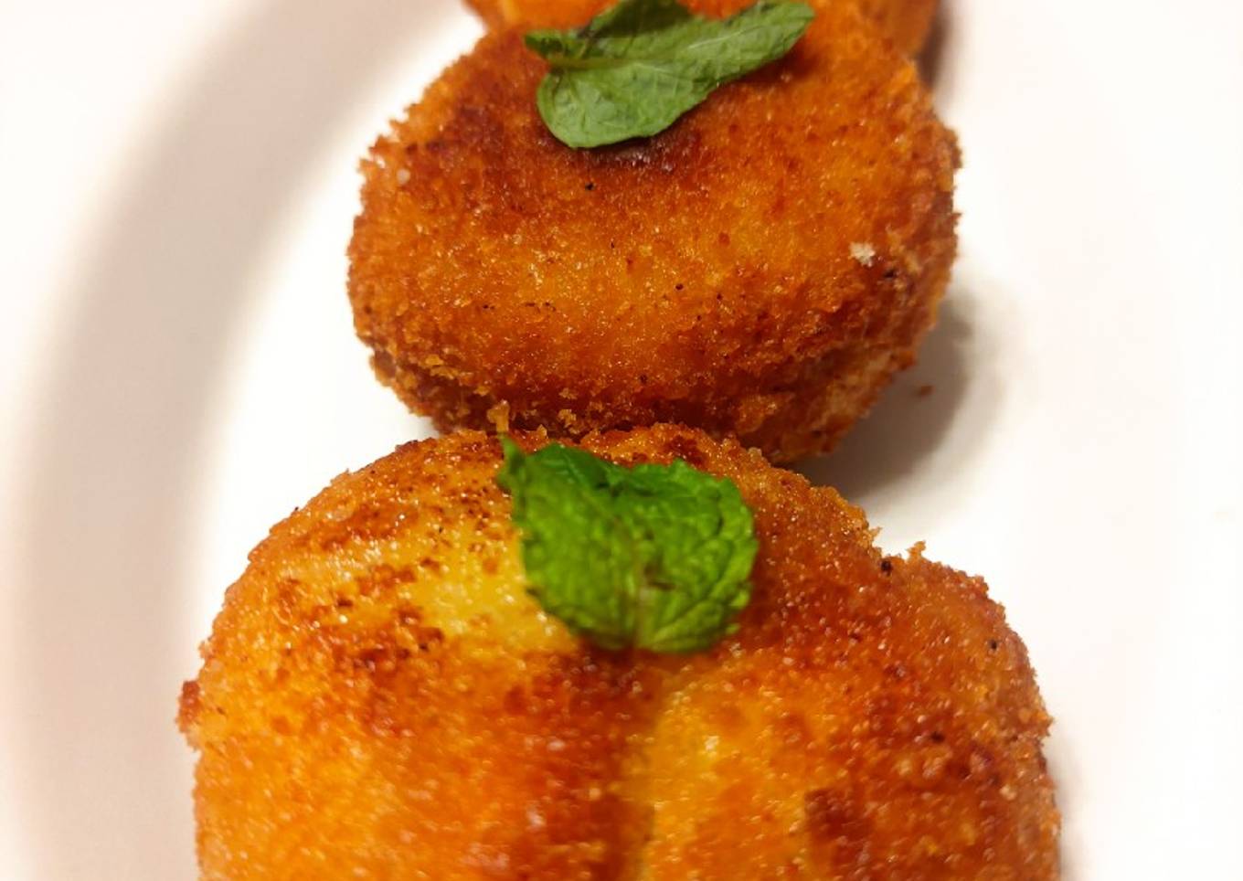 Cheese pull Pizza bread bomb