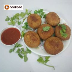 A picture of Potato egg stuffing.