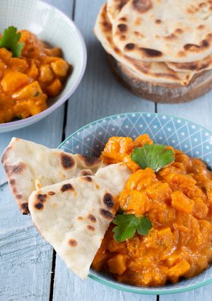 Foto di Curry di zucca e ceci con pane pita allo yogurth