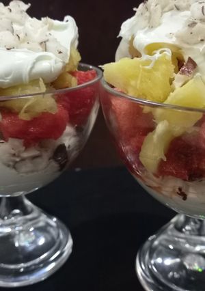 A picture of Fruit parfait.