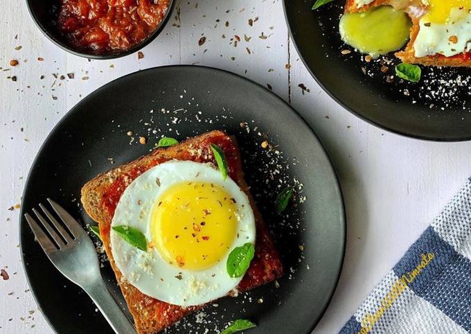 Marinara sunny side up egg toast