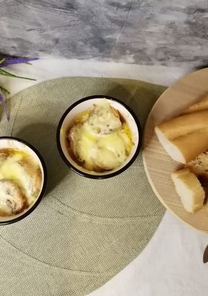 صورة لوصفة شوربة البصل الفرنسية