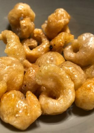 รูปของ โฮมเมดแคปหมูพองกรอบ ด้วยหม้อทอดไร้น้ำมัน (Home made Chicharrones with airfryer)