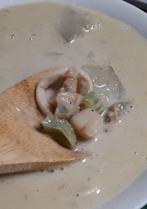 A picture of Dairy Free New England Seafood Chowder.