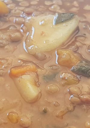 Una foto de Lentejas viudas solo con verduras