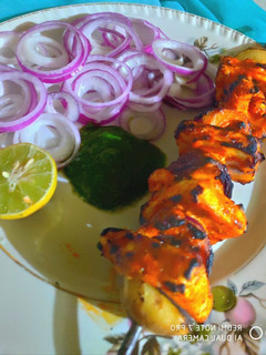 तंदूरी पनीर टिक्का (Tandoori paneer tikka recipe in Hindi) रेसिपी मुख्य फोटो