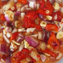 Una foto de Ensalada de pimientos y bacalao