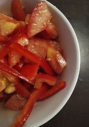 Una foto de Ensalada fresca de tomate