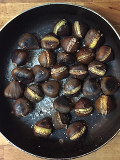 Foto de Castanhas Assadas na Frigideira