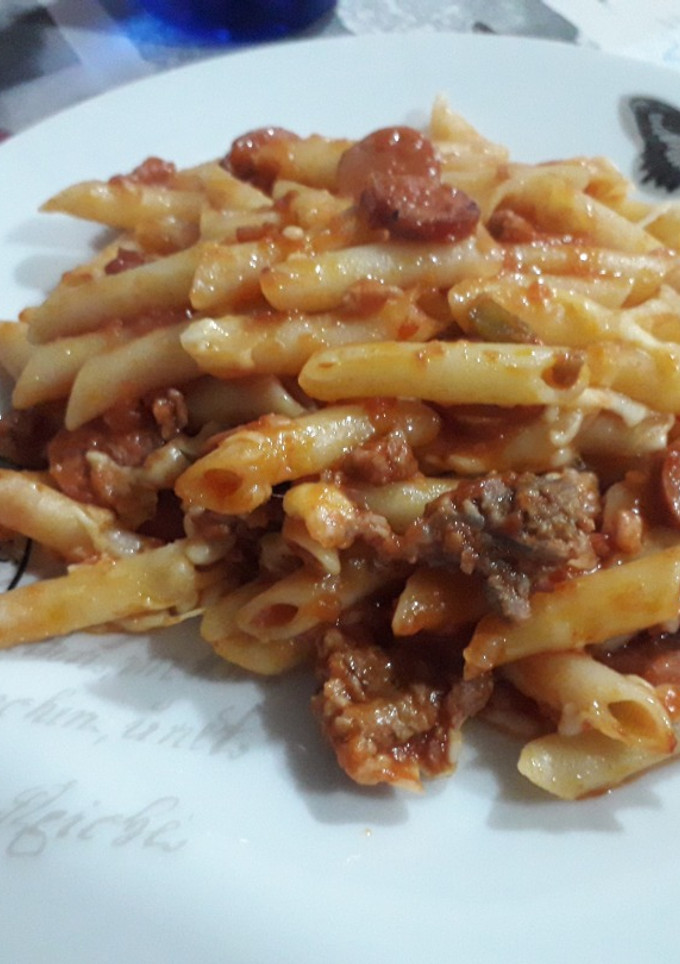 Una foto de Macarrones con carne picada y queso
