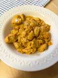 Pollo al curry con tomate y cebolla caramelizada - Receta para batch cooking