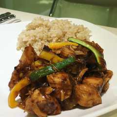 Una foto de Pollo al vino criollo