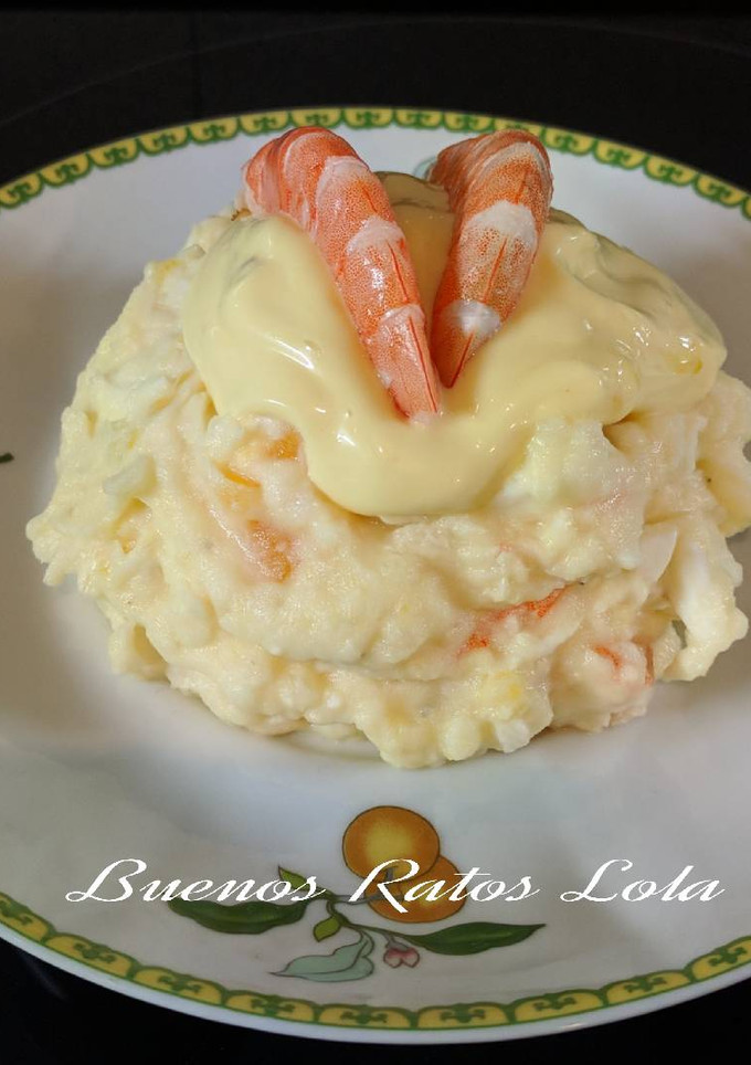 Una foto de Pastel de patata con merluza y langostinos