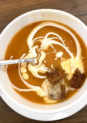 A picture of Tomato soup.