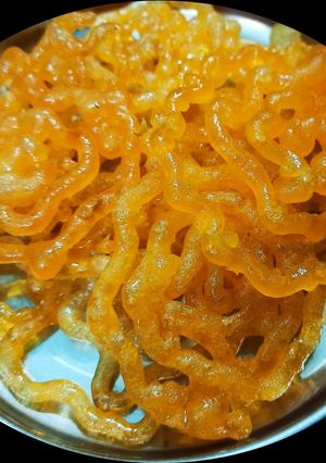 जिलेबी (jalebi recipe in marathi) रेसिपी चे मुख्य फोटो