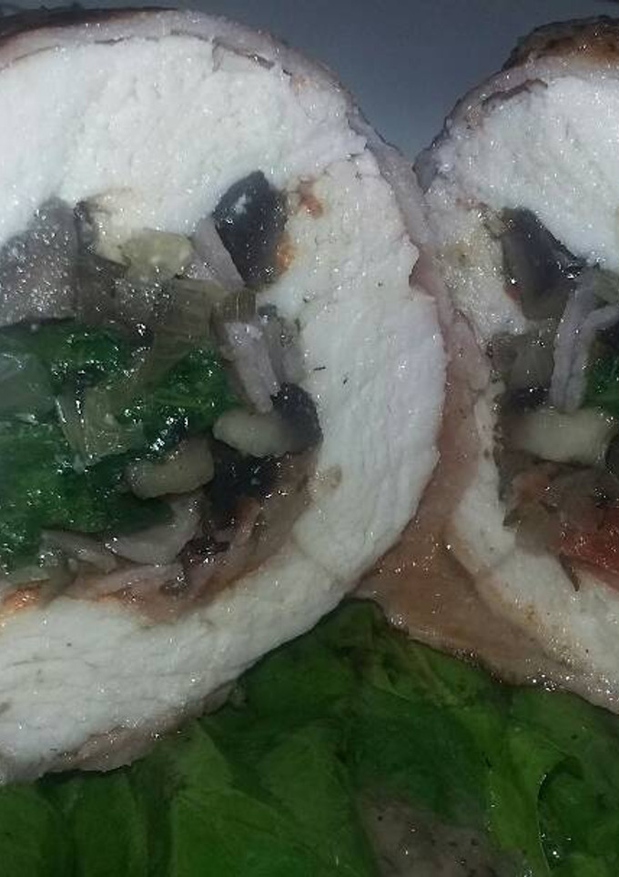 Una foto de Pechugas de pollo rellenas de hongos y espinacas
