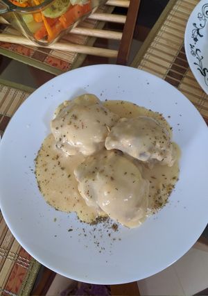 Una foto de Contramuslos de pollo en salsa bechamel