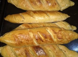 Una foto de Baguetes caseras 🥖🥖🥖☕️