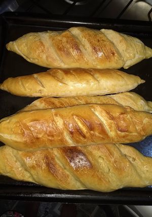 Una foto de Baguetes caseras 🥖🥖🥖☕️