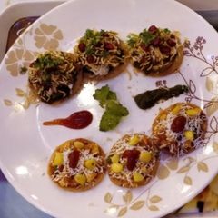 A picture of Papdi chaat.