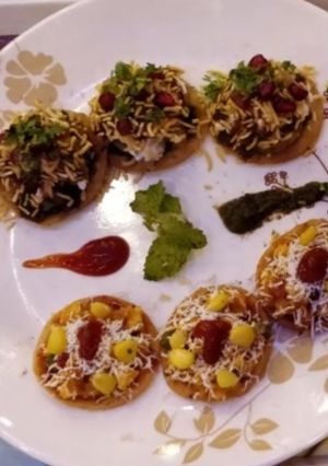 A picture of Papdi chaat.