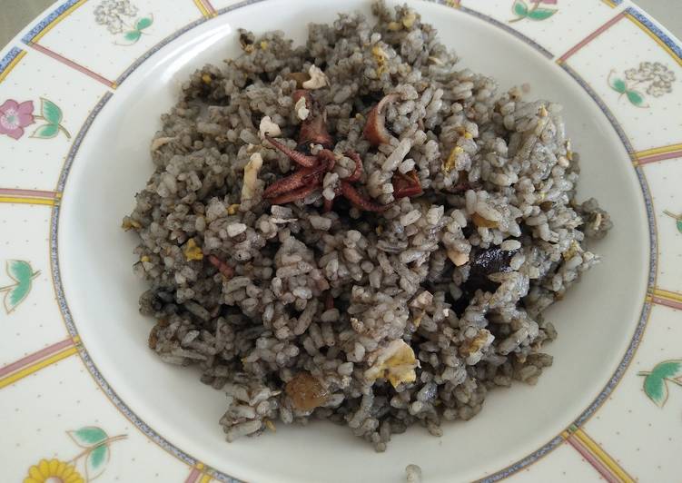 Nasi Goreng Hitam