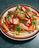 Nui xào xúc xích xông khói