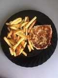 Burger de pollo y rulo de Cabra y papas no fritas!