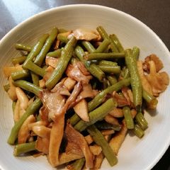 A picture of String beans w/Mushroom.