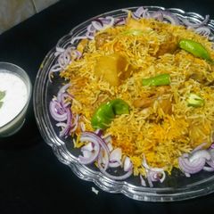 A picture of Chicken biryani.