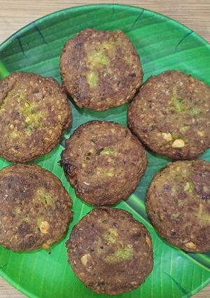 A picture of Parippu vada.