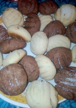 صورة لوصفة بسكوت العشر دقائق بلونين