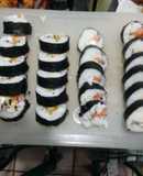 Sushi de salmón con durazno