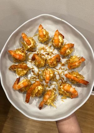 Hình của món Tôm bọc phô mai và khoai tây sợi.