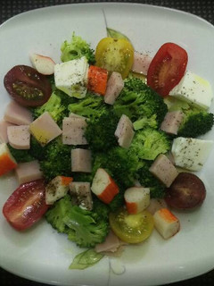 Una foto de Ensalada de brócoli al vapor y sin sal