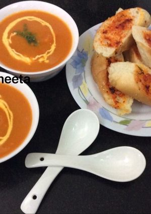 A picture of Pumpkin Carrot Soup.