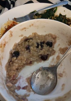 A picture of Delicious Blueberry Oatmeal.