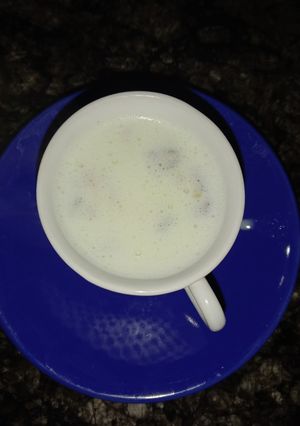 કેસર ડ્રાયફ્રુટ દૂધ(Kesar Dryfruit Milk Recipe in Gujarati) રેસીપી મુખ્ય ફોટો