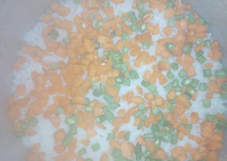 Recipe of Perfect White rice with carrot and green beans