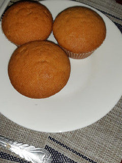 A picture of Lemon cupcakes.