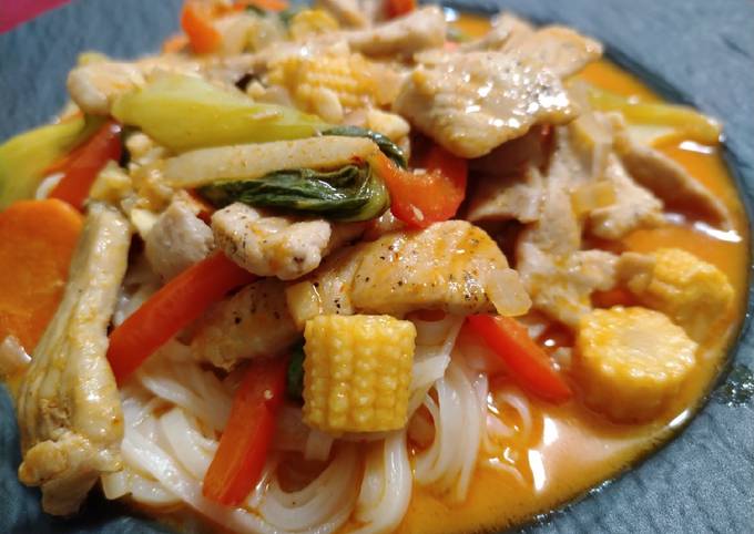 Red curry pork noodles