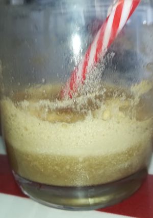 Una foto de Batido de coca cola y helado de vainilla 🍚