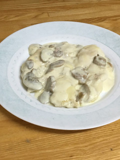 Una foto de Pollo con nata y queso