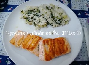 Foto de Salmão Grelhado com Arroz de Acelgas