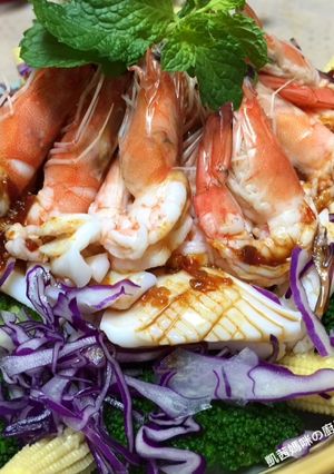 A picture of Seafood Tofu Platter.