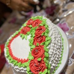 A picture of Egg less anniversary cake.