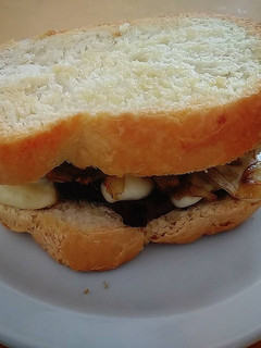 Una foto de Sándwich de colita de cuadril