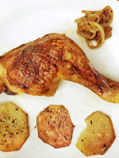 Una foto de Pollo Limonero al horno con Guarnición