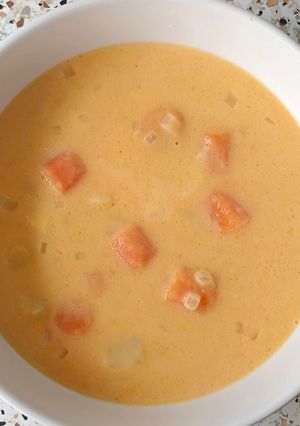 Una foto de Sopa de zanahoria y papa