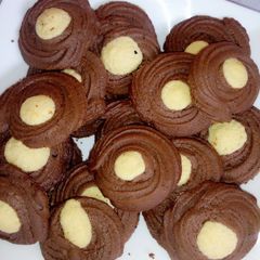 A picture of Piped Butter Cookies.